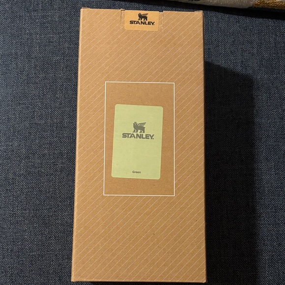 Stanley The Quencher H2.0 Flowstate Green Tumbler 40 oz BRAND NEW IN BOX/SEALED - Picture 2 of 12